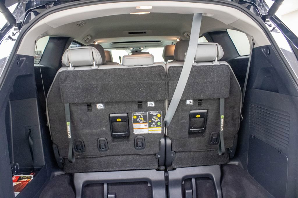 Used 2025 Toyota Sienna XLE image 24