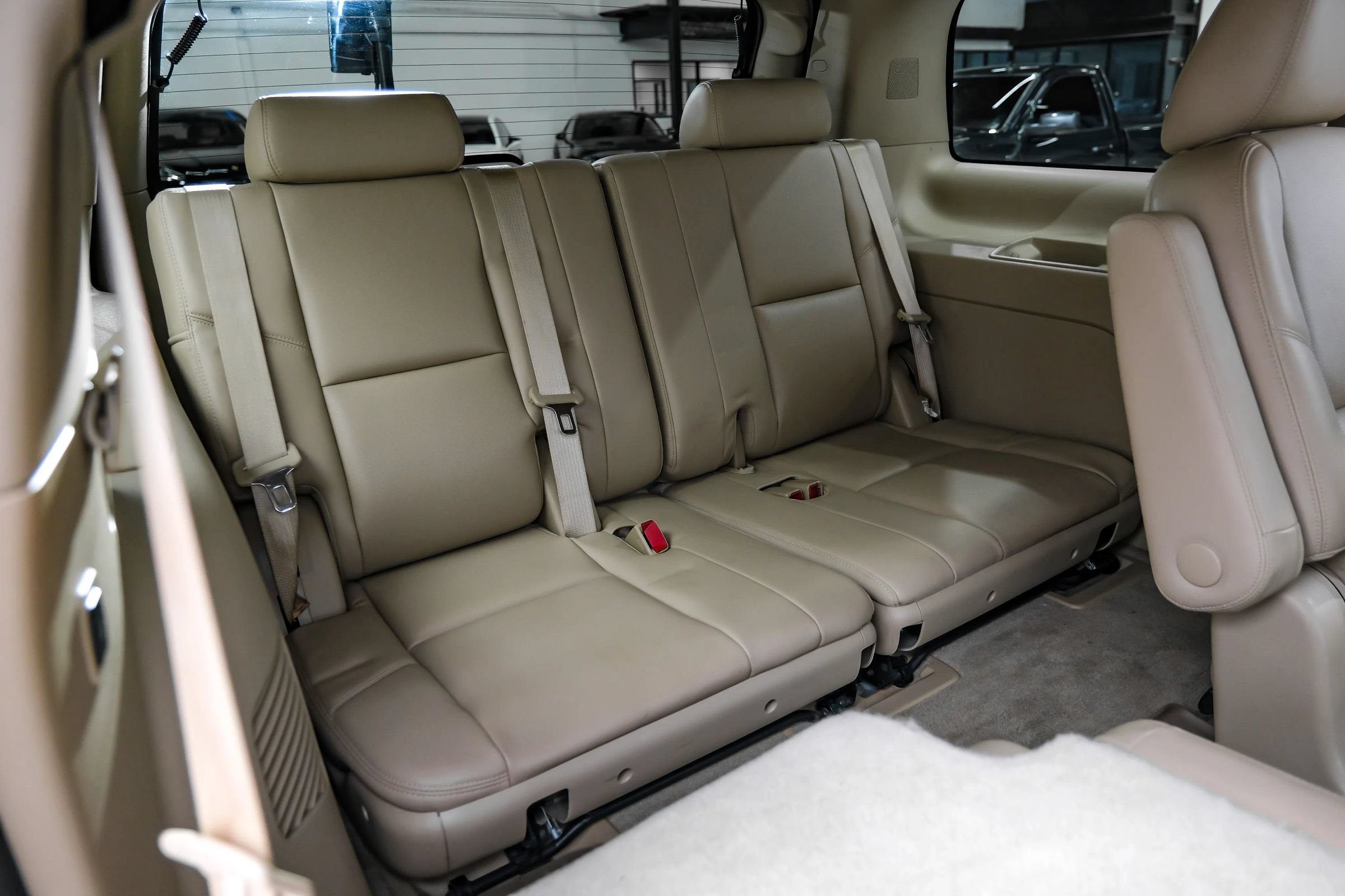 Used 2014 GMC Yukon Denali RWD image 50