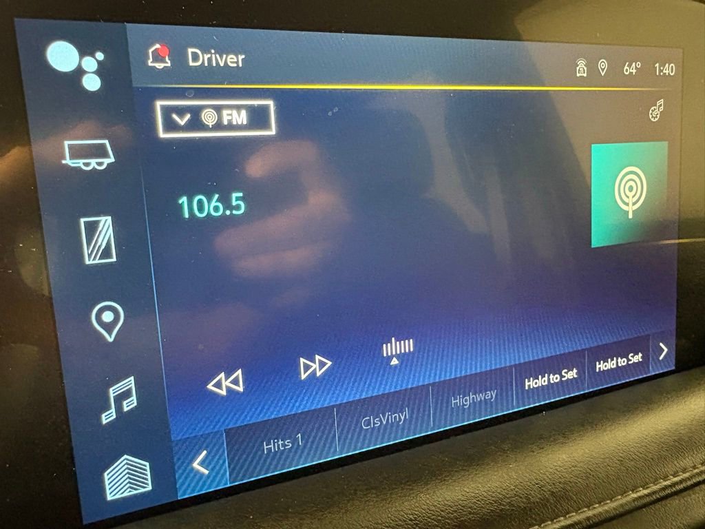 Used 2024 Chevrolet Suburban LT RWD image 34