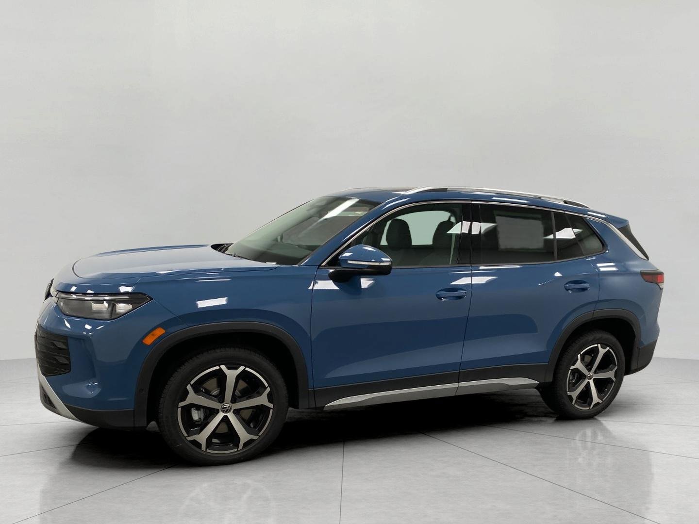 New 2026 Volkswagen Tiguan SE image 8