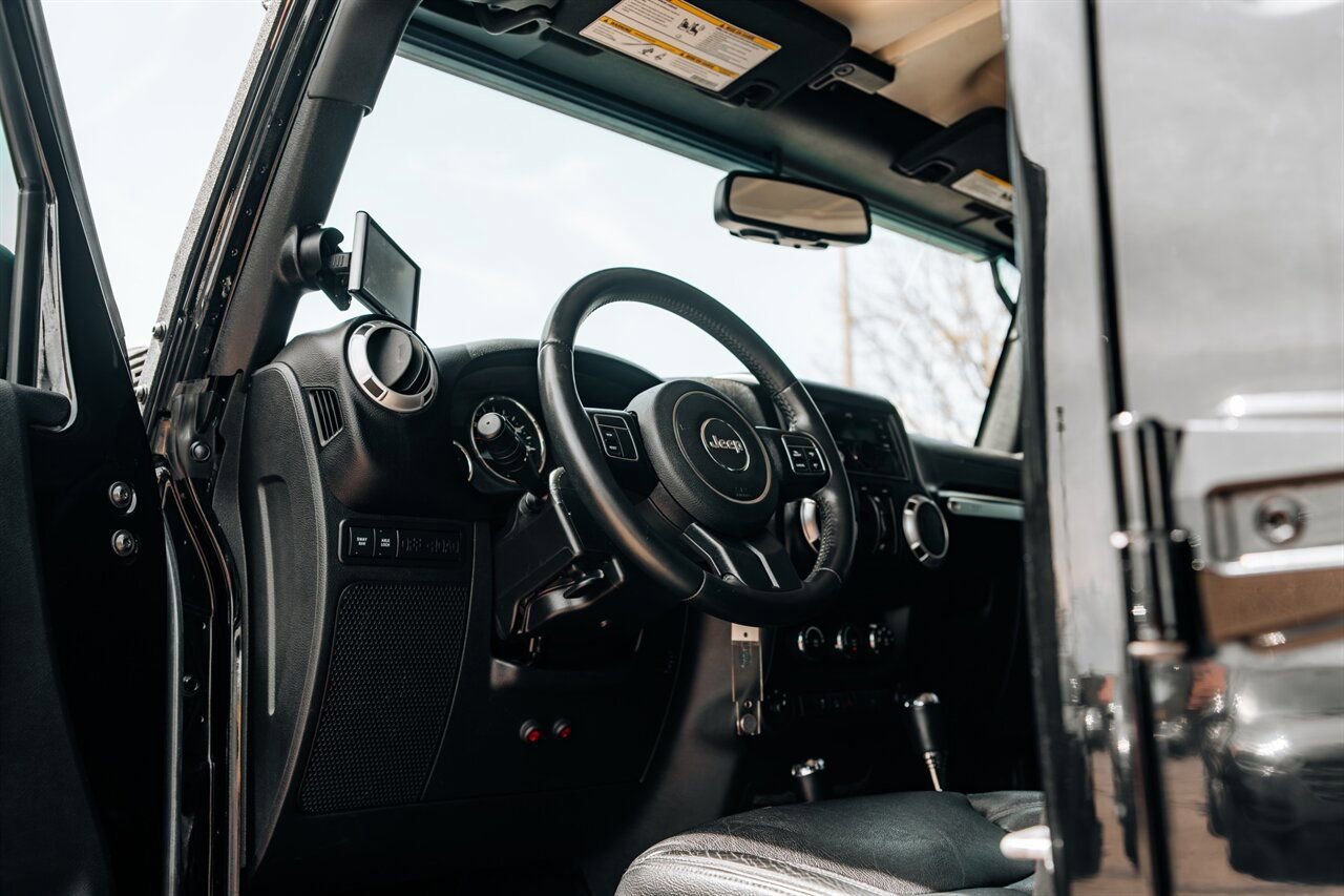 Used 2016 Jeep Wrangler Unlimited Rubicon image 24