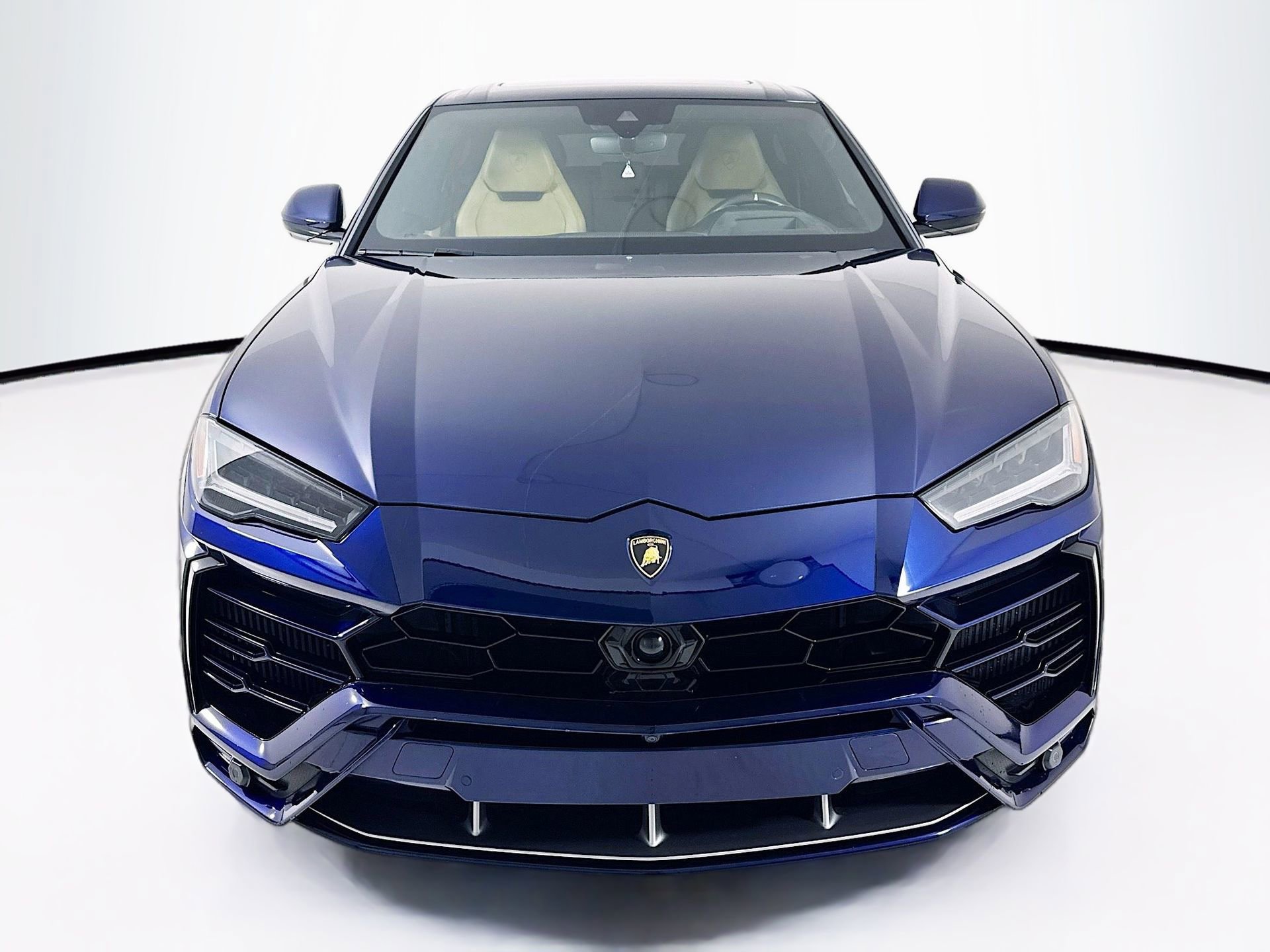 Used 2020 Lamborghini Urus image 2