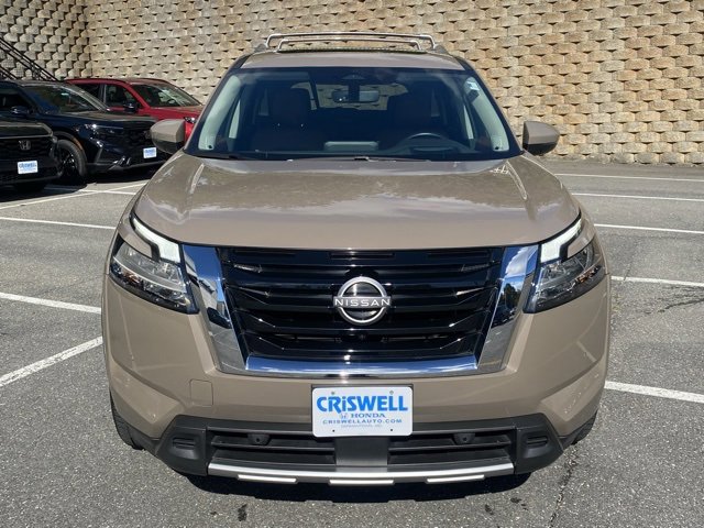 Used 2023 Nissan Pathfinder Platinum image 10