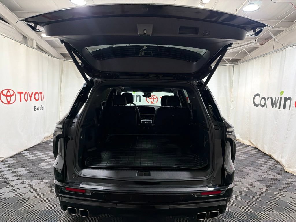 Used 2024 Chevrolet Traverse RS w/ LPO, Floor Liner Package AWD/4WD image 15