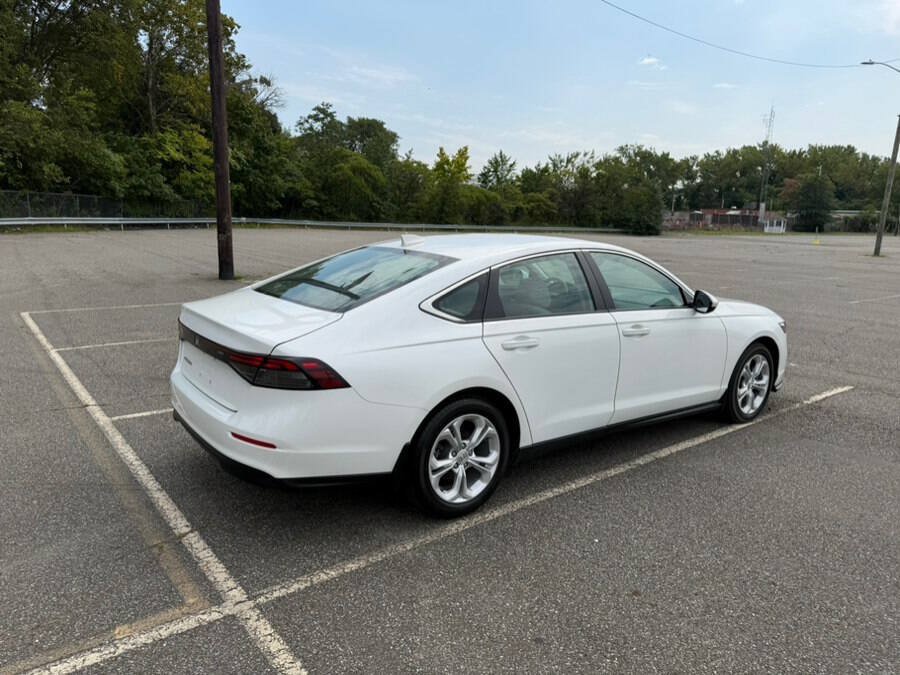 Used 2025 Honda Accord LX image 9