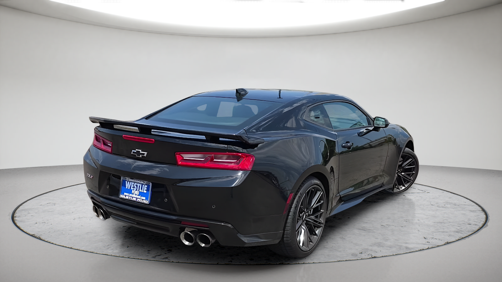 Used 2018 Chevrolet Camaro ZL1 RWD image 7