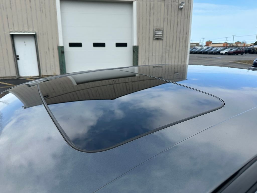 Used 2016 Ford Taurus Limited w/ Equipment Group 301A AWD/4WD image 25