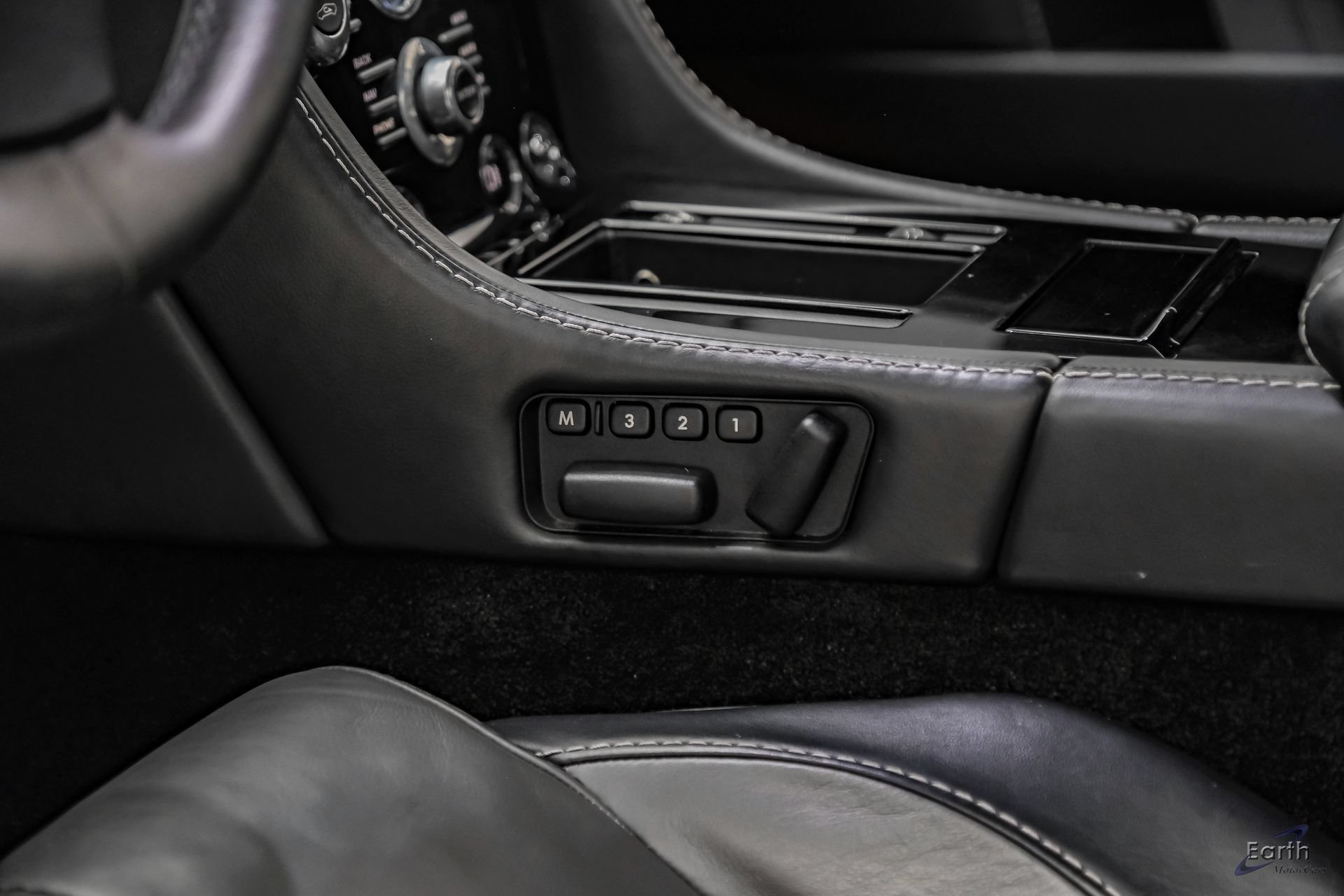 Used 2014 Aston Martin V8 Vantage S RWD image 56