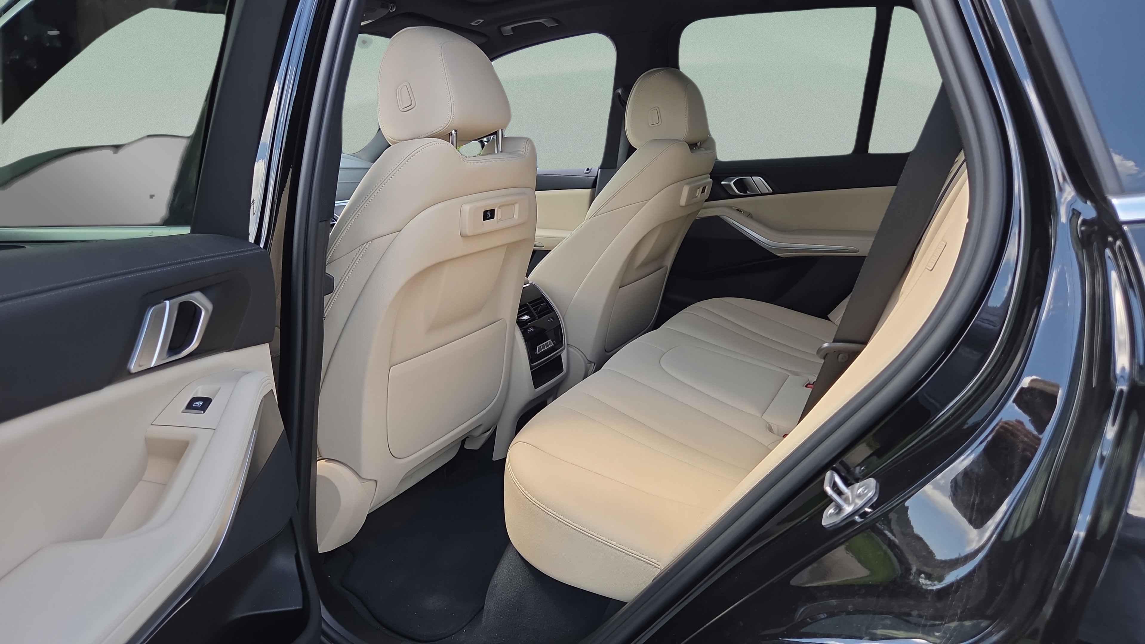 Used 2022 BMW X5 sDrive40i w/ Premium Package RWD image 11