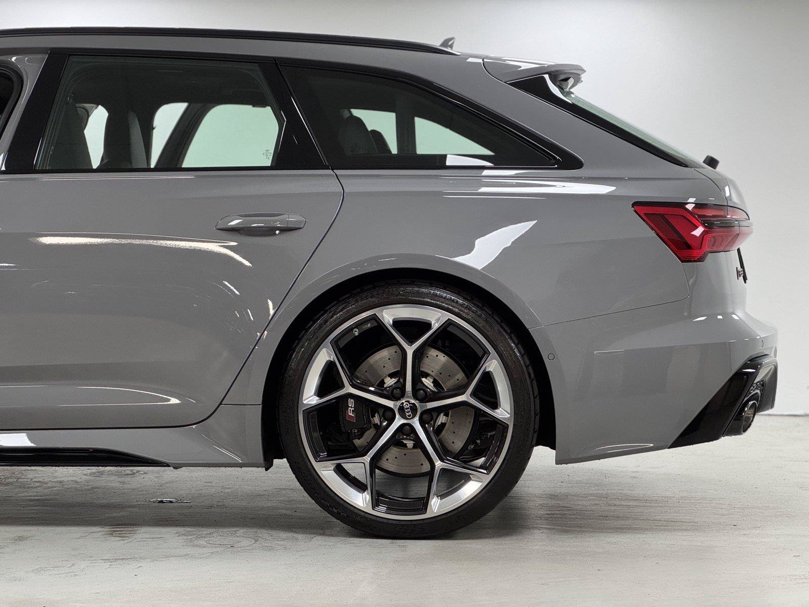 Certified 2024 Audi RS 6 performance AWD/4WD image 46