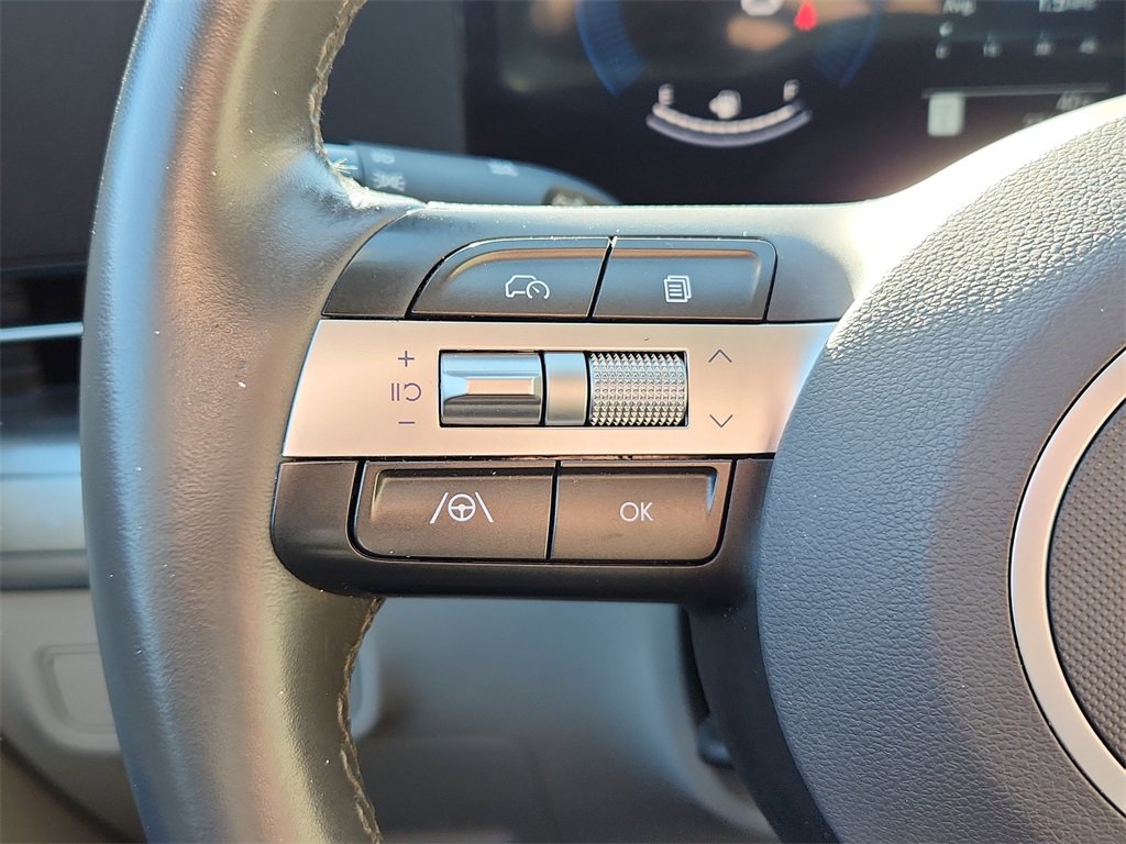 Used 2025 Hyundai Kona SEL image 16