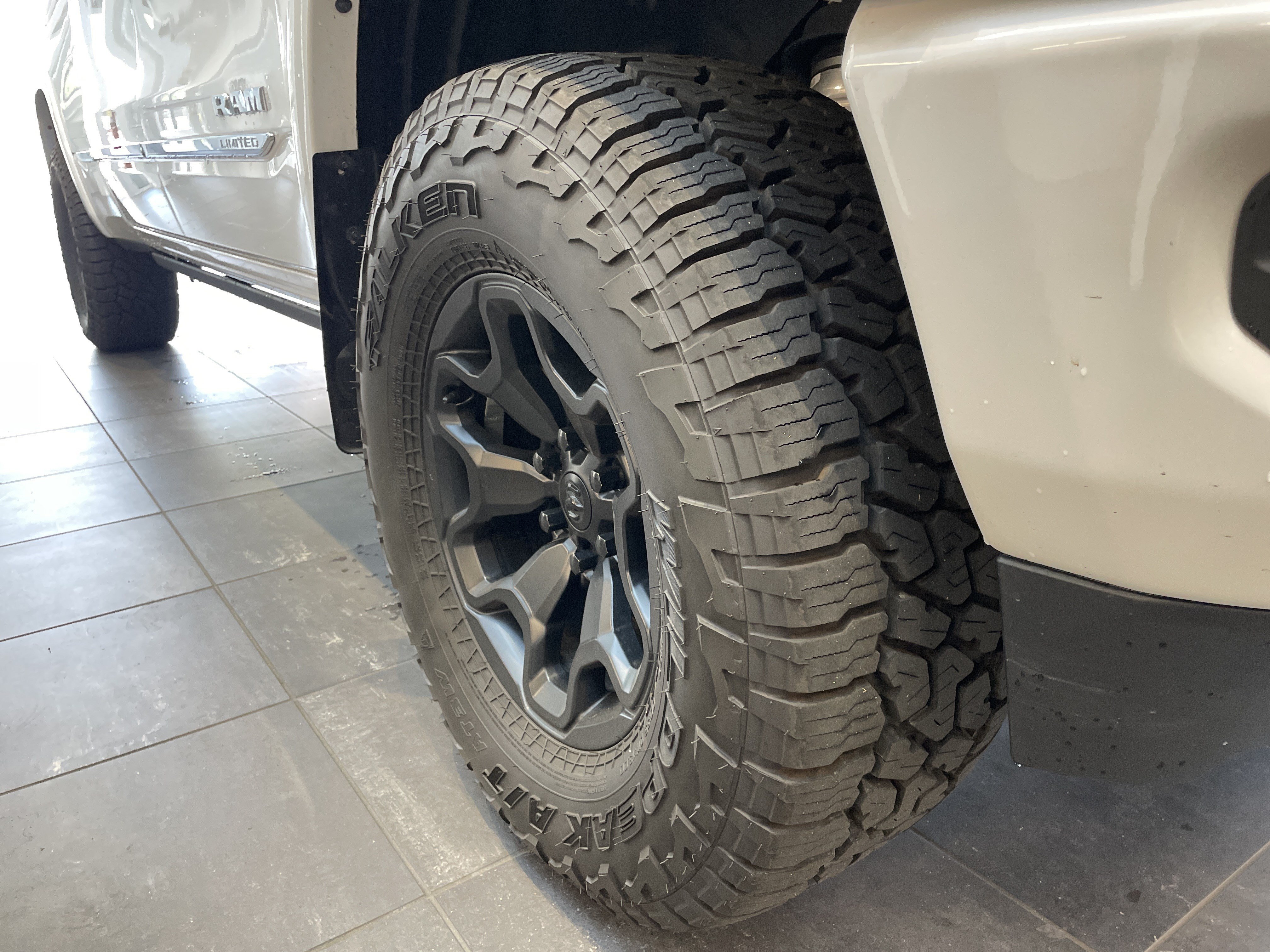 Used 2023 RAM 1500 Limited AWD/4WD image 13