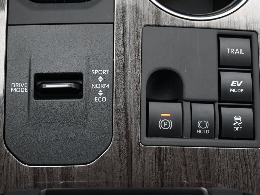 Certified 2025 Toyota Highlander Platinum image 27