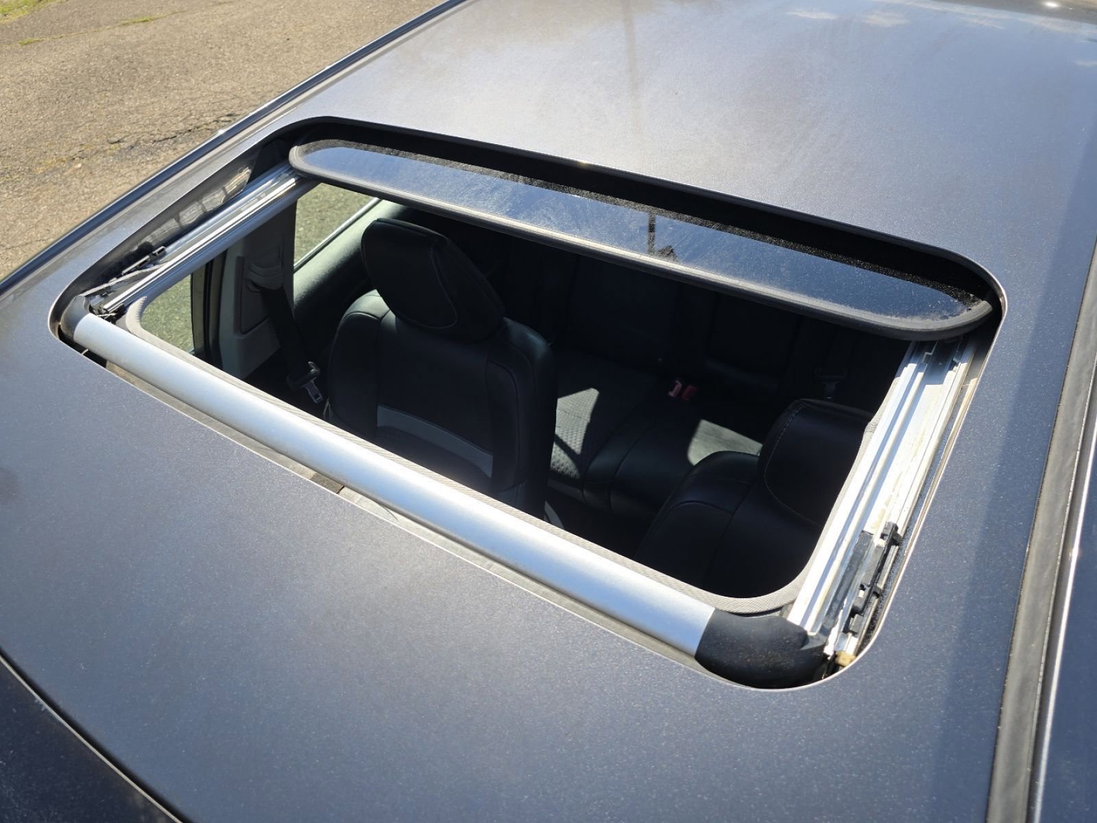 Used 2013 Toyota Camry SE w/ Convenience Pkg image 3