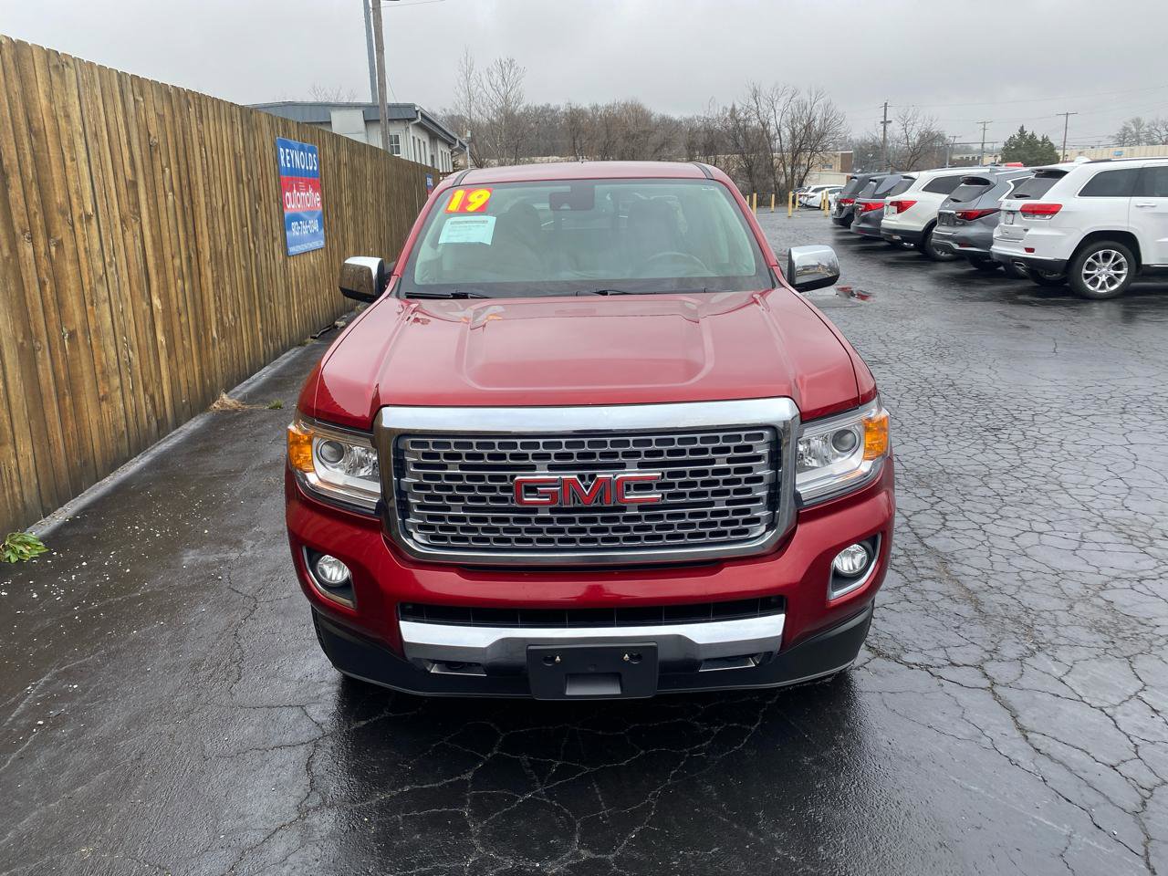 Used 2019 GMC Canyon Denali image 2