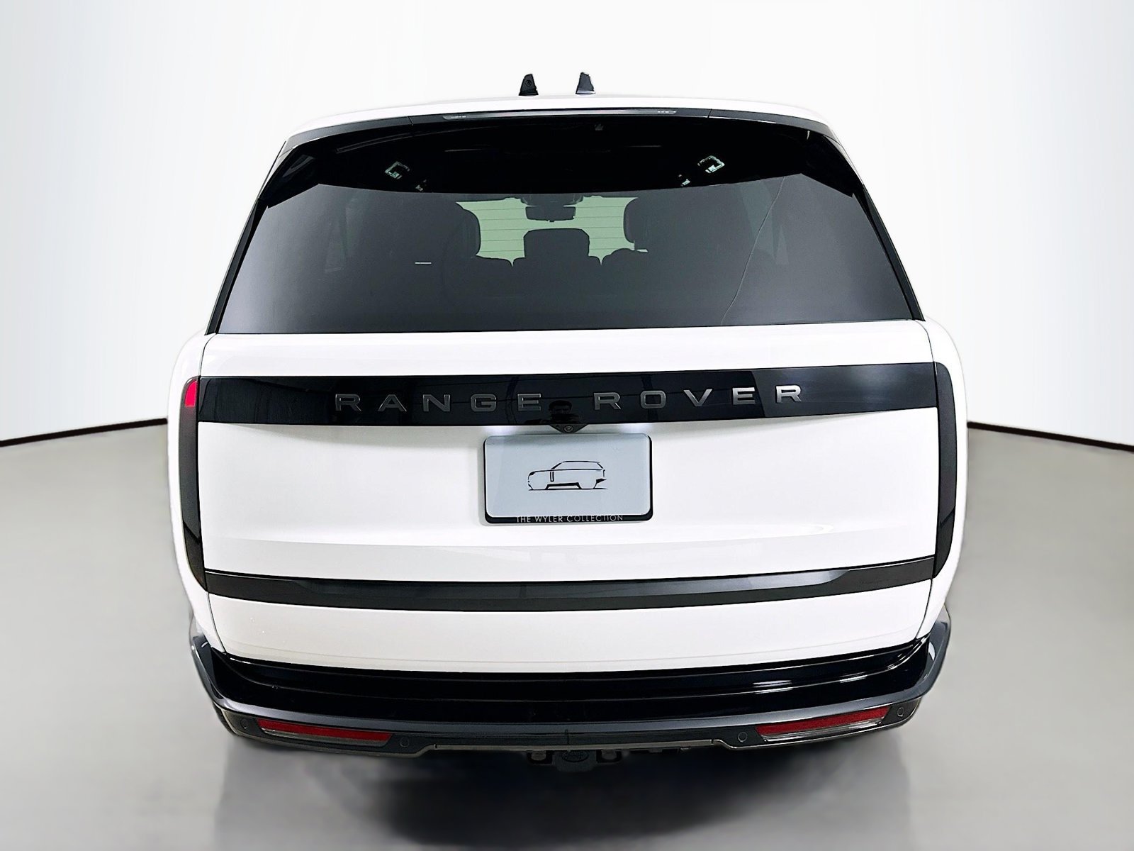 New 2026 Land Rover Range Rover Long Wheelbase SE AWD/4WD image 6