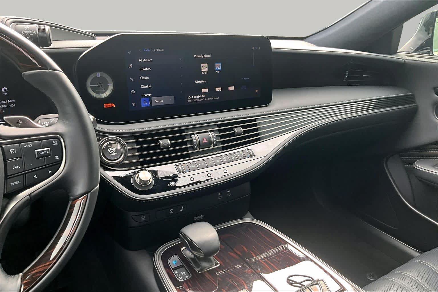 Certified 2024 Lexus LS 500 w/ Interior Upgrade Package RWD image 6