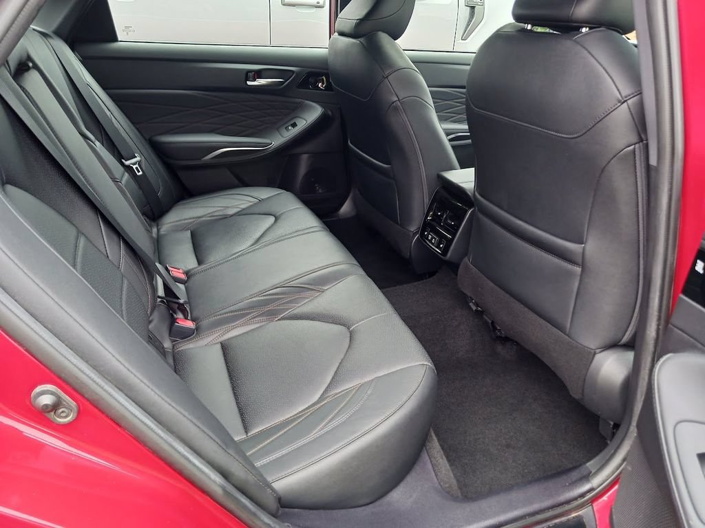Used 2021 Toyota Avalon Limited w/ Advanced Safety Package FWD image 10