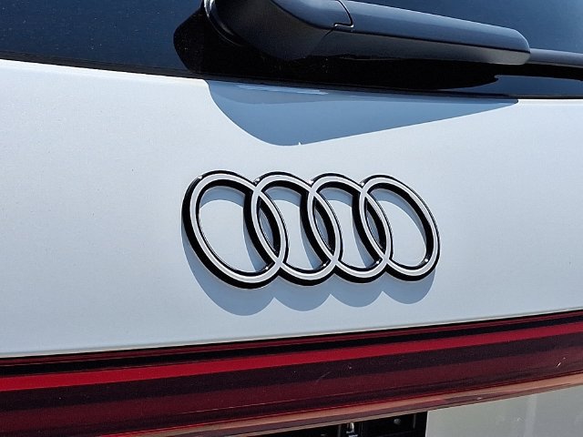 Used 2025 Audi Q5 Premium w/ Convenience Package AWD/4WD image 20