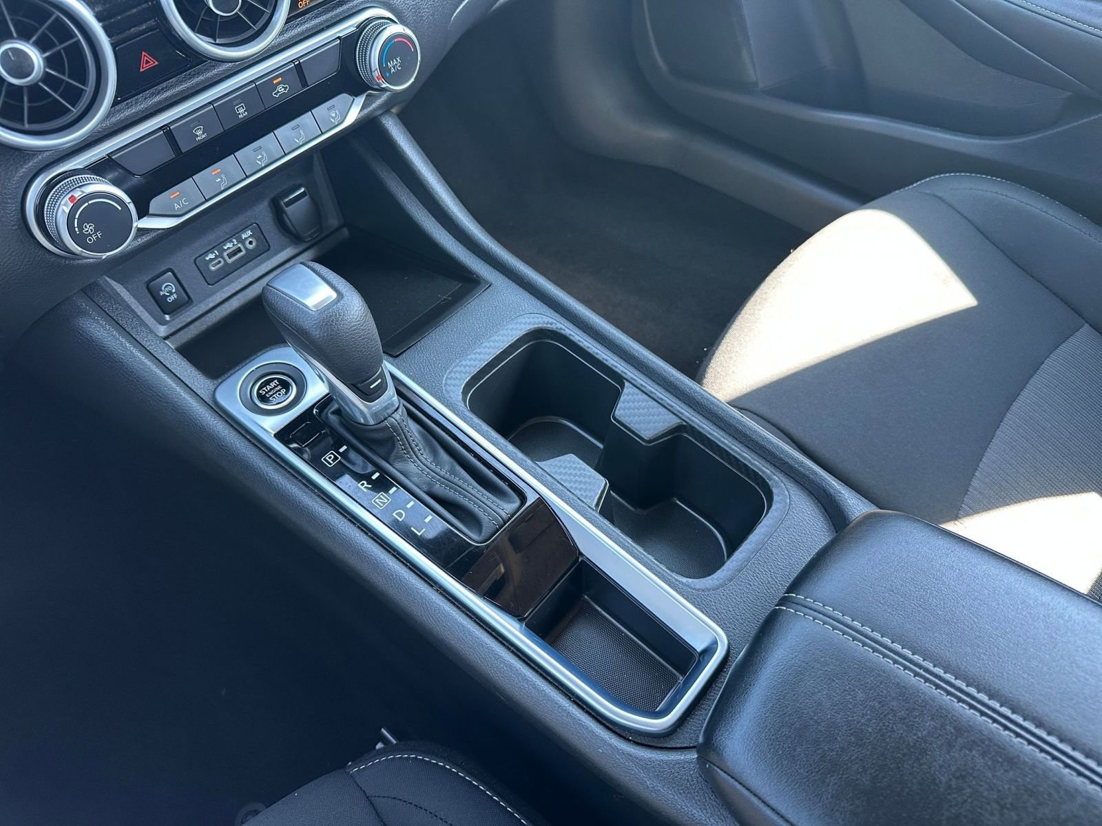 Used 2025 Nissan Sentra SV image 40