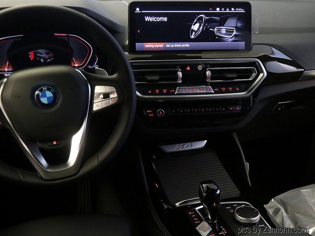 Used 2025 BMW X4 xDrive30i w/ Premium Package image 16