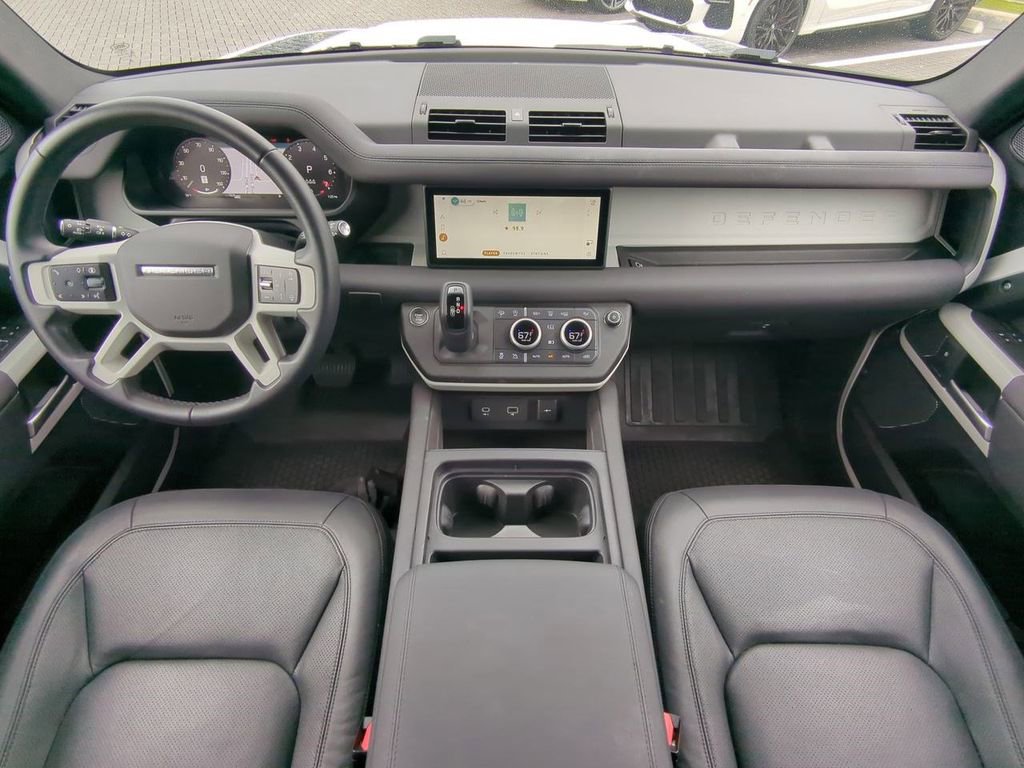 Used 2024 Land Rover Defender 110 S image 16