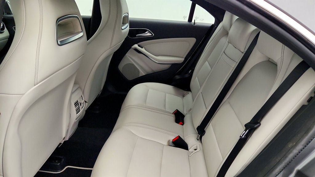Used 2016 Mercedes-Benz CLA 250 image 19