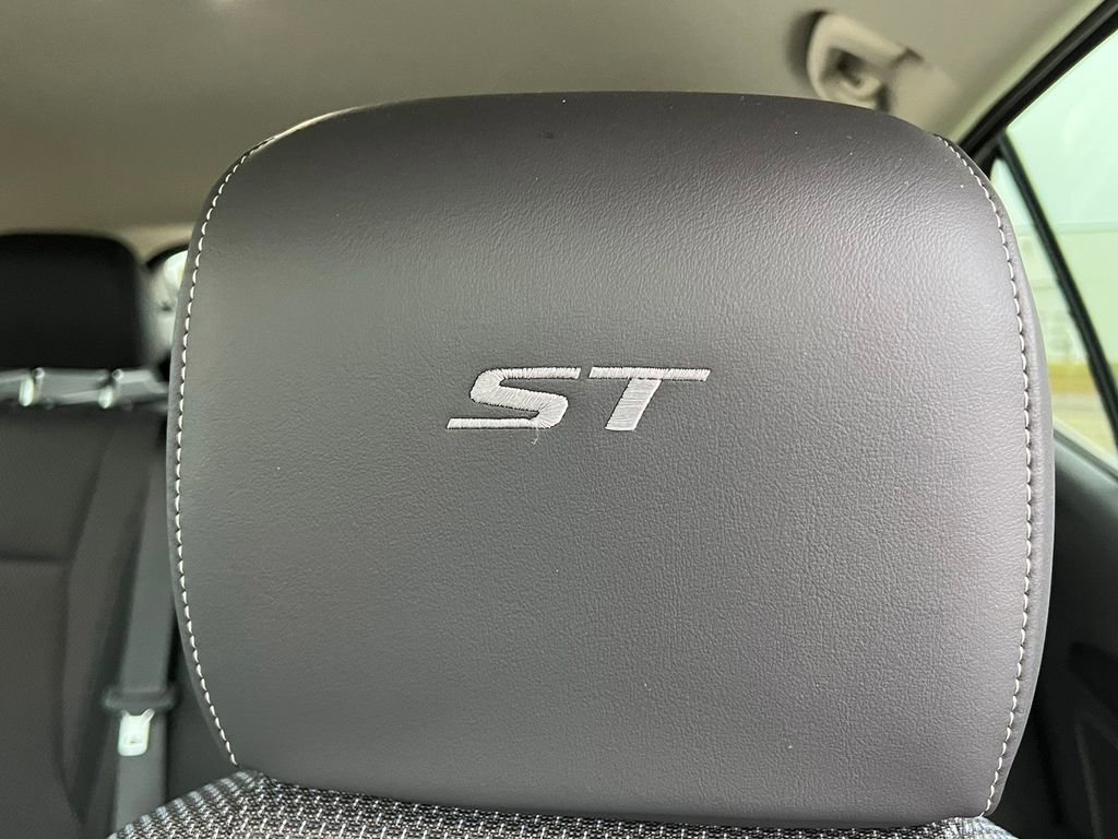 Used 2023 Buick Envision Preferred w/ Sport Touring Package image 15