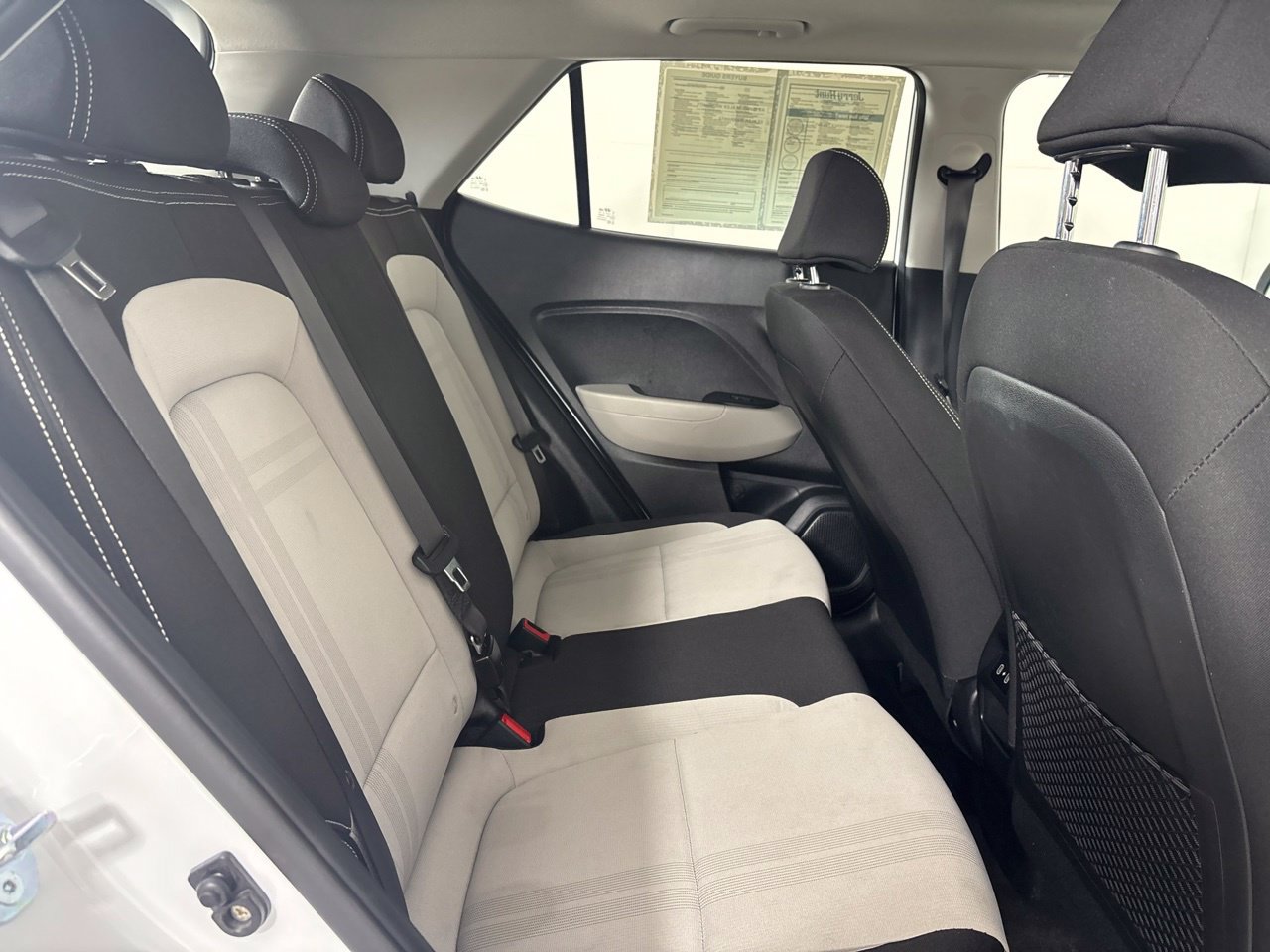 Used 2025 Hyundai Venue SEL FWD image 28