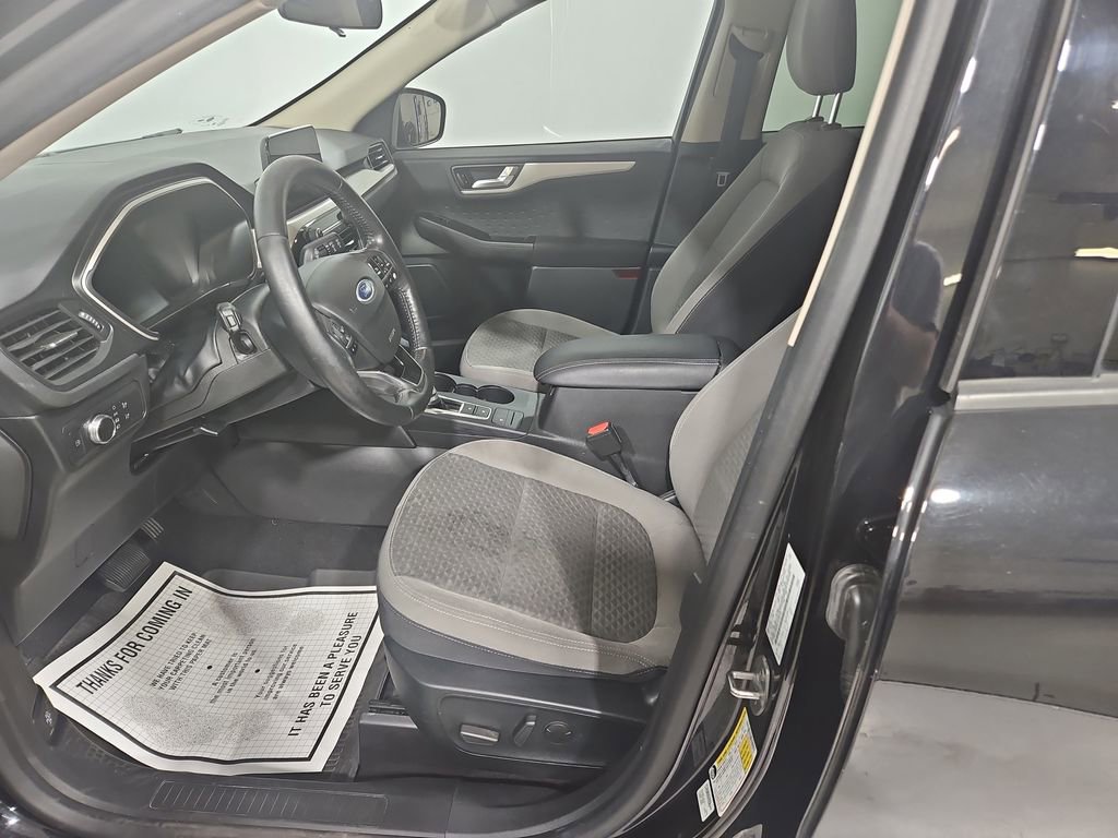 Used 2020 Ford Escape SE Sport image 10