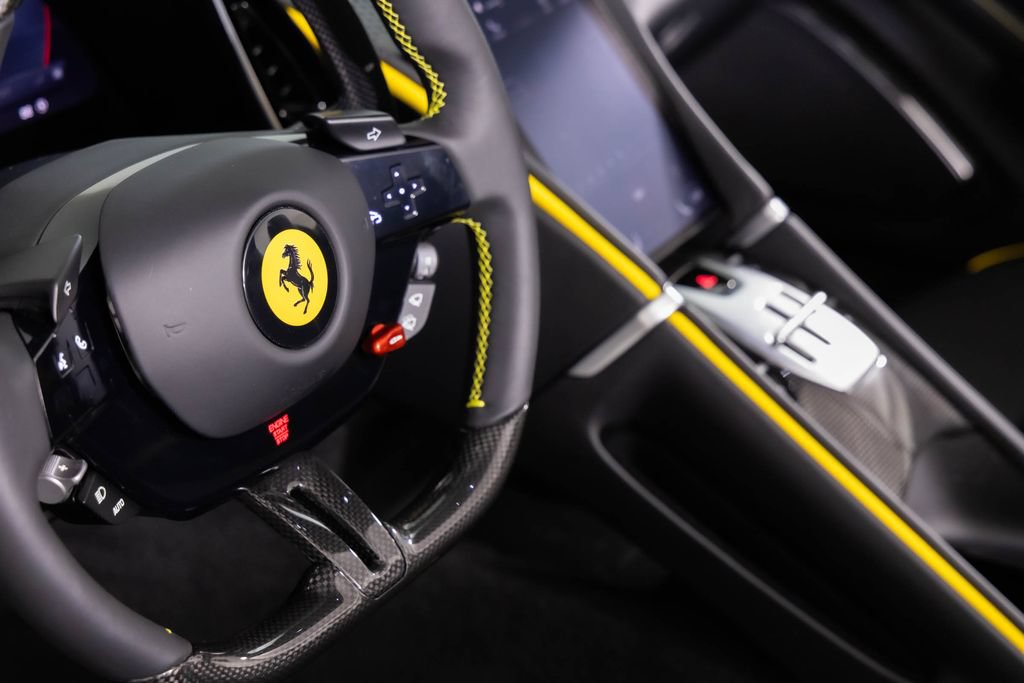 Used 2025 Ferrari Roma Spider RWD image 31