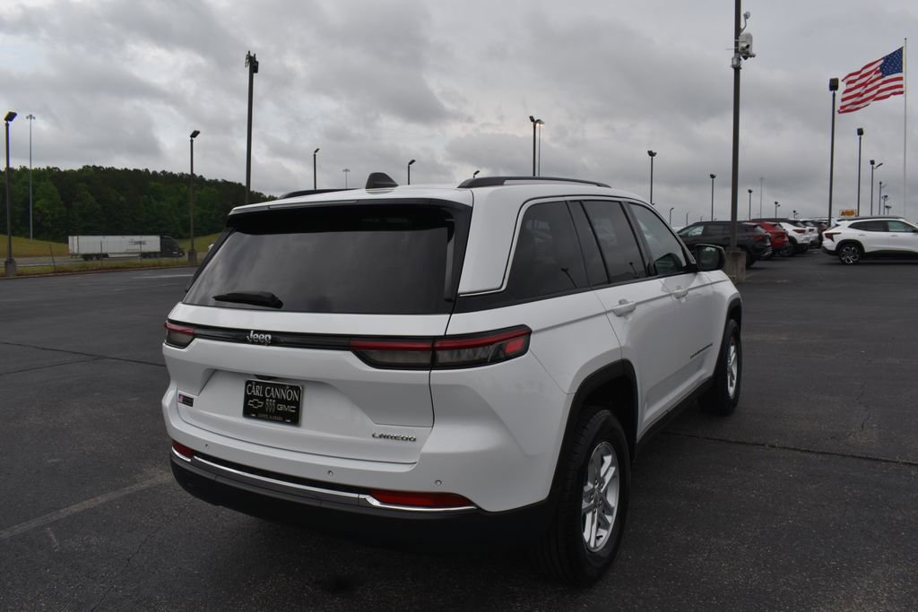 Used 2024 Jeep Grand Cherokee Laredo RWD image 7