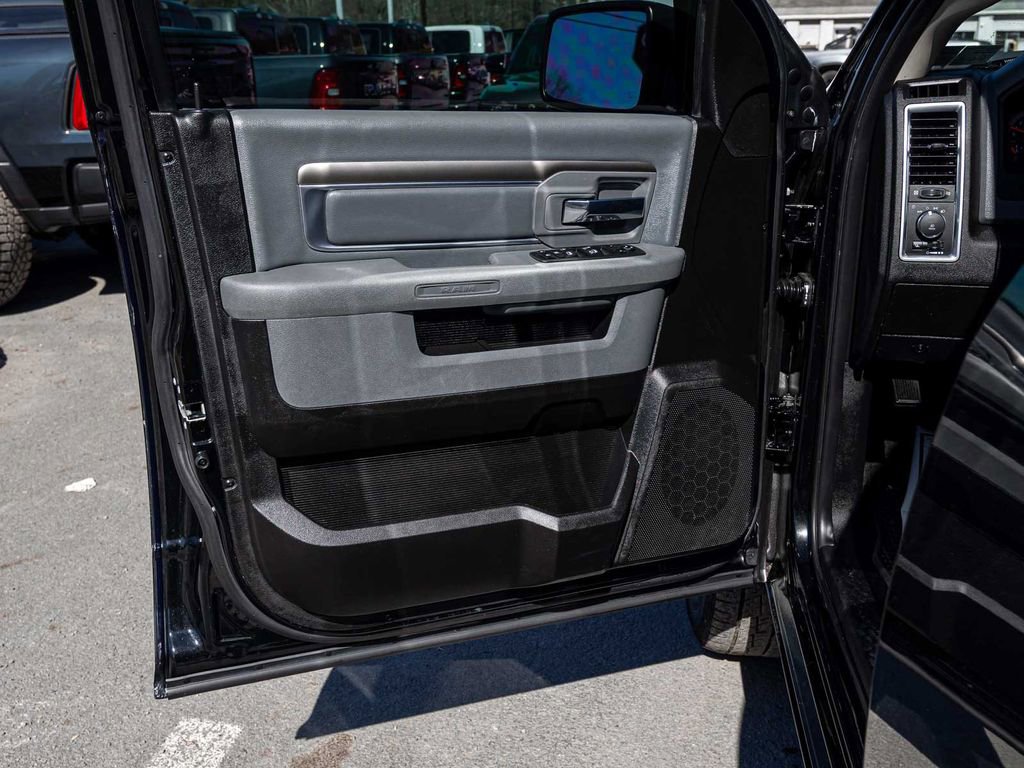 Used 2020 RAM 1500 Classic Warlock w/ Electronics Group image 11