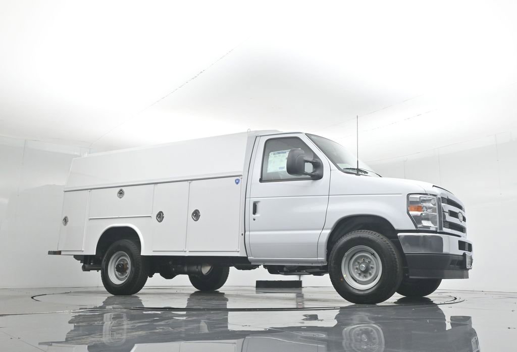 New 2026 Ford E-350 and Econoline 350 Super Duty w/ Power Equipment Group image 3