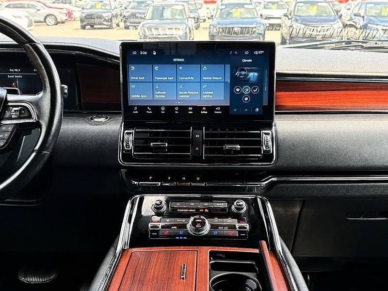 Used 2022 Lincoln Navigator Reserve AWD/4WD image 44