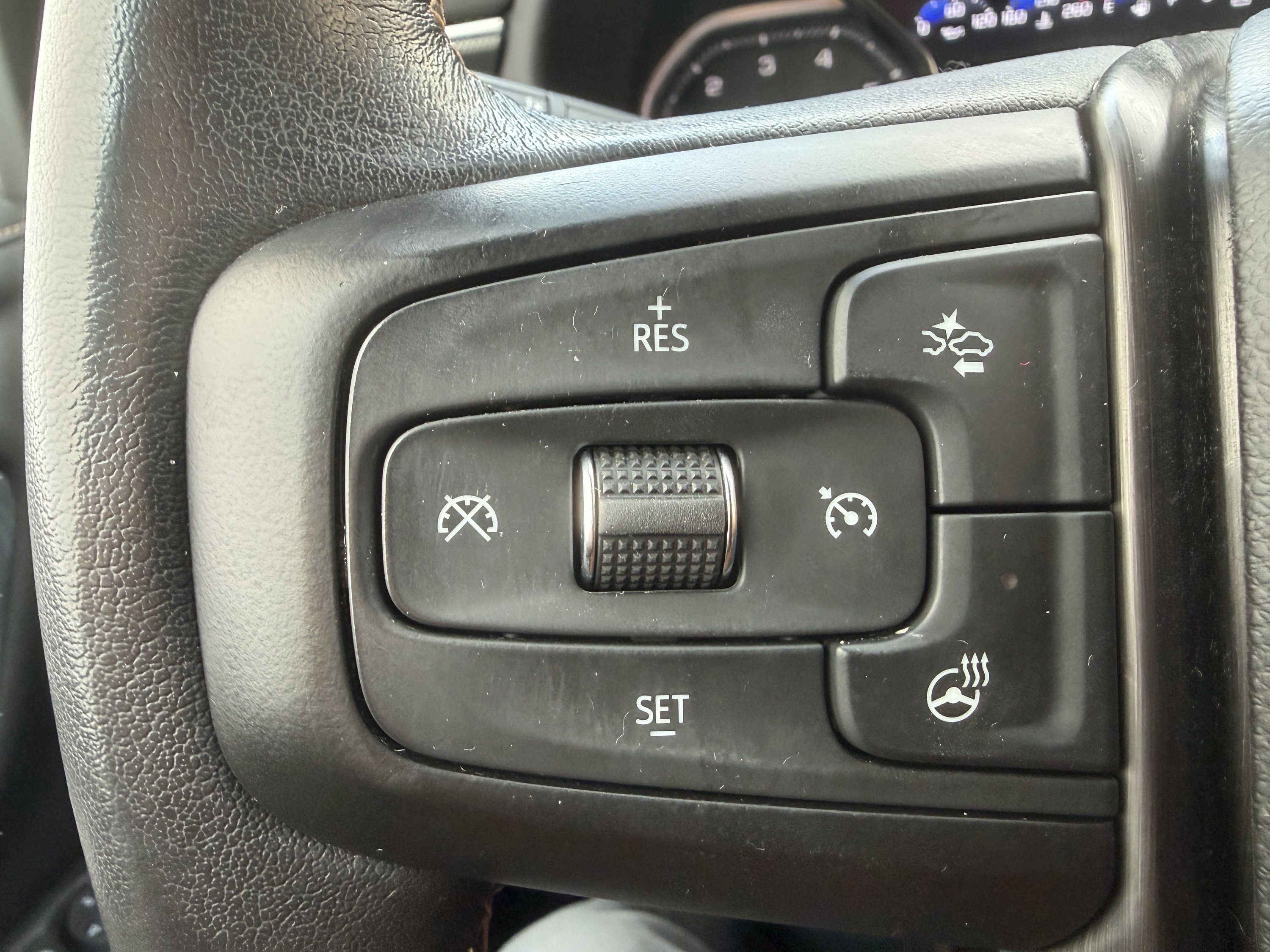 Used 2021 GMC Yukon AT4 w/ Technology Package AWD/4WD image 33