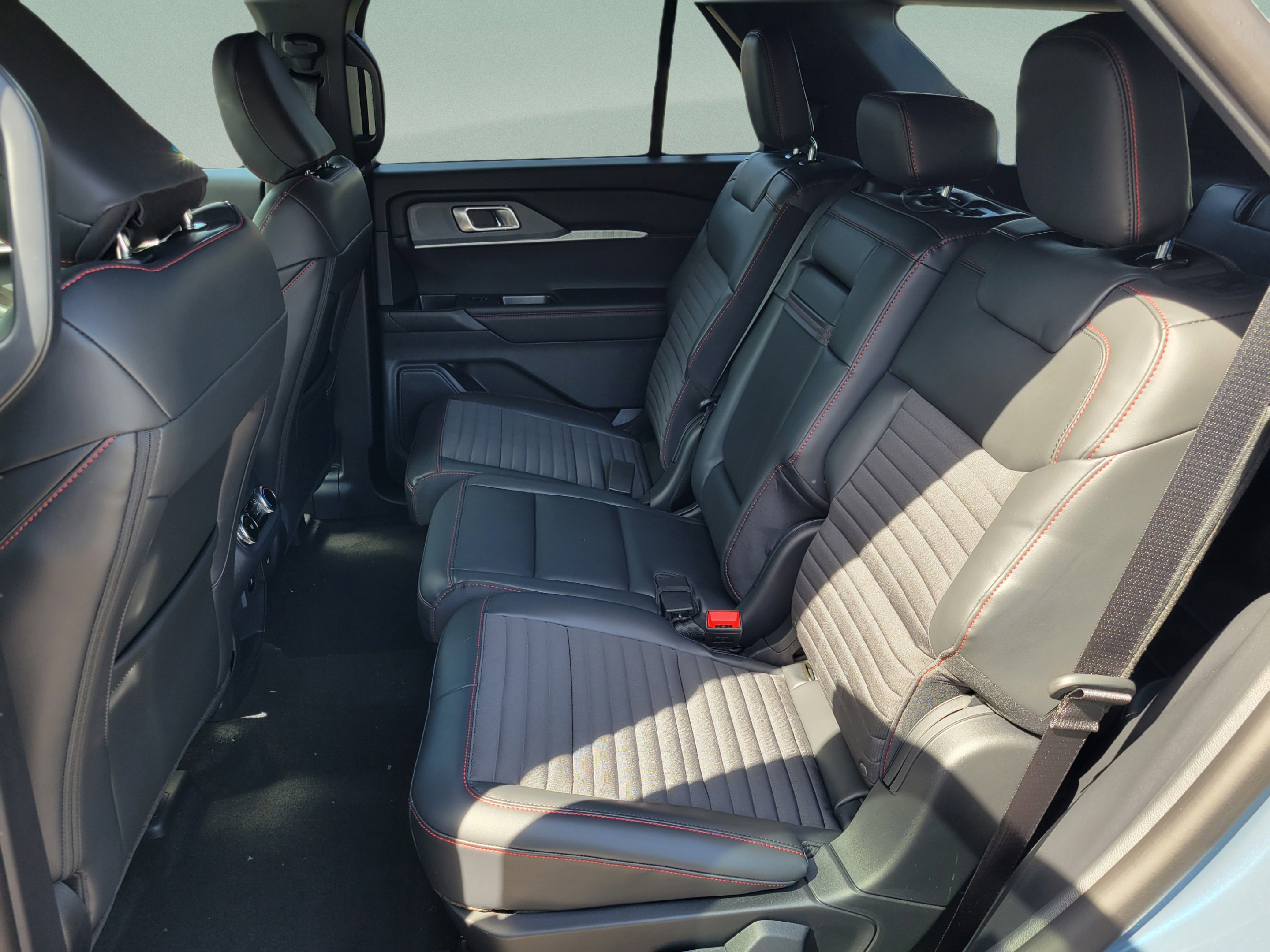 New 2026 Ford Explorer ST-Line RWD image 24