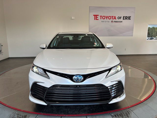 Used 2021 Toyota Camry XLE w/ Navigation Upgrade Package FWD image 2