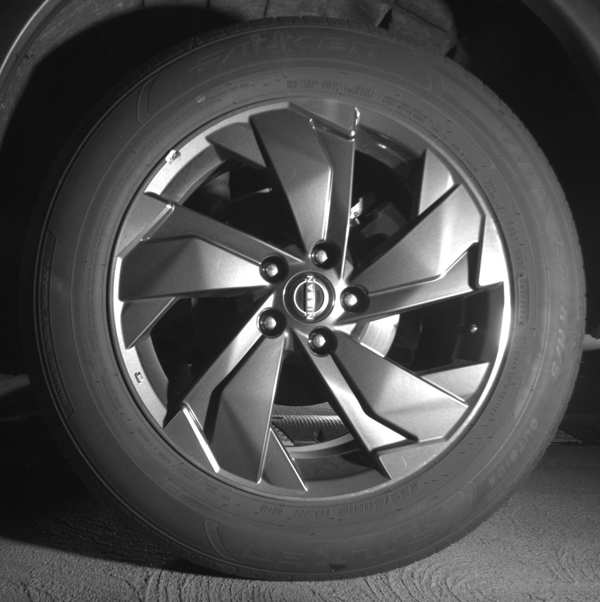 Used 2025 Nissan Rogue SV FWD image 14