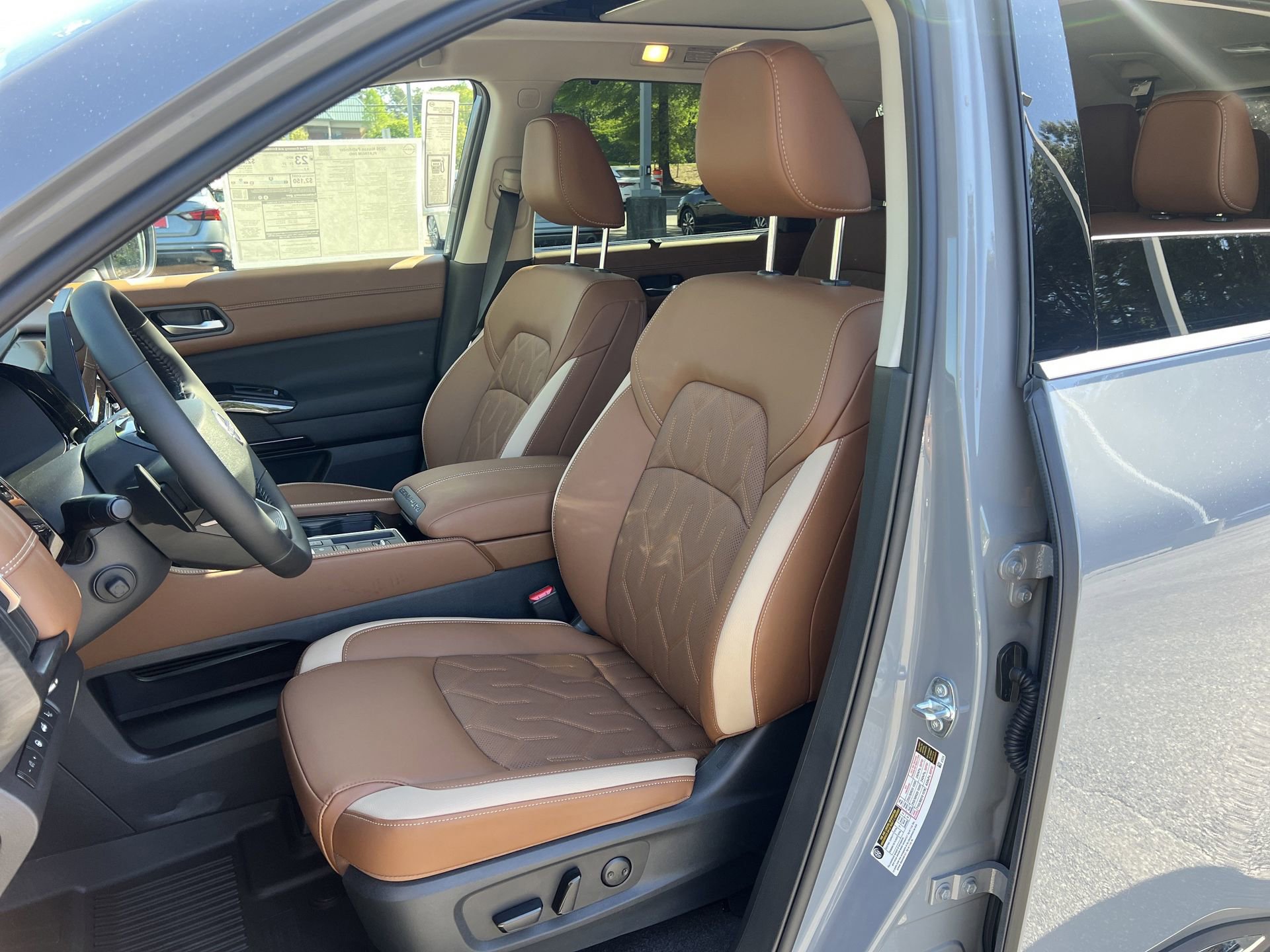 New 2026 Nissan Pathfinder Platinum image 16