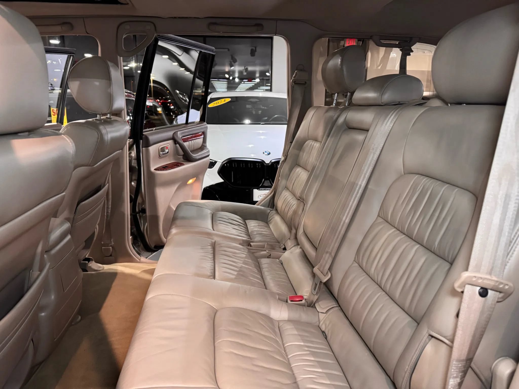 Used 2001 Lexus LX 470 4WD image 18