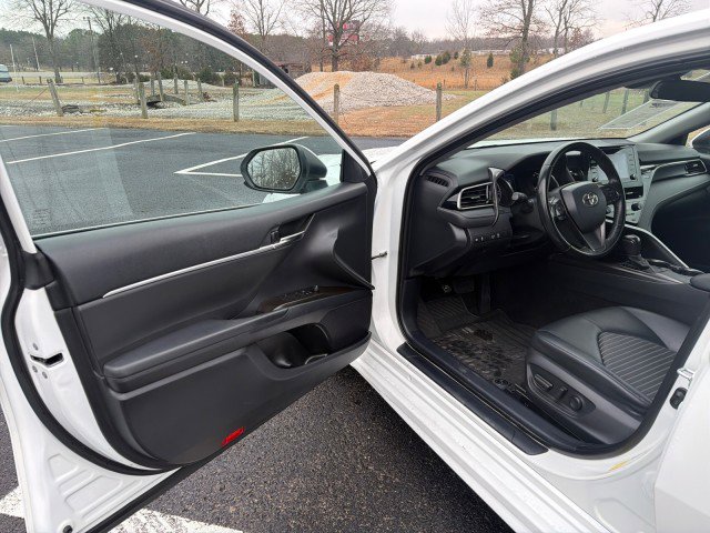 Used 2021 Toyota Camry SE image 17