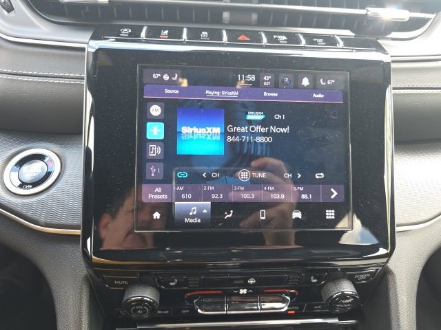 Used 2025 Jeep Grand Cherokee Laredo w/ Luxury Tech Group I image 11