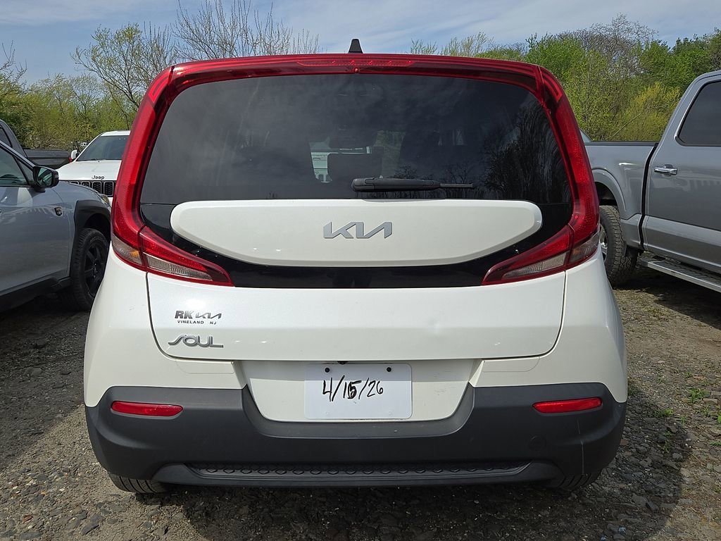 Used 2022 Kia Soul LX w/ Technology Package image 5