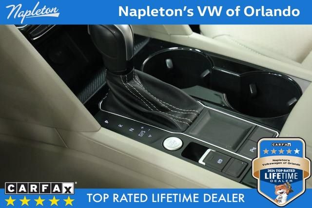 Certified 2022 Volkswagen Atlas SE w/ Black Wheel Package FWD image 25