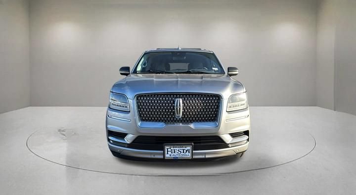 Used 2021 Lincoln Navigator L Reserve w/ Luxury Package AWD/4WD image 2