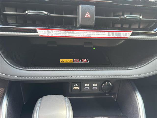 Certified 2025 Toyota Highlander Platinum AWD/4WD image 17