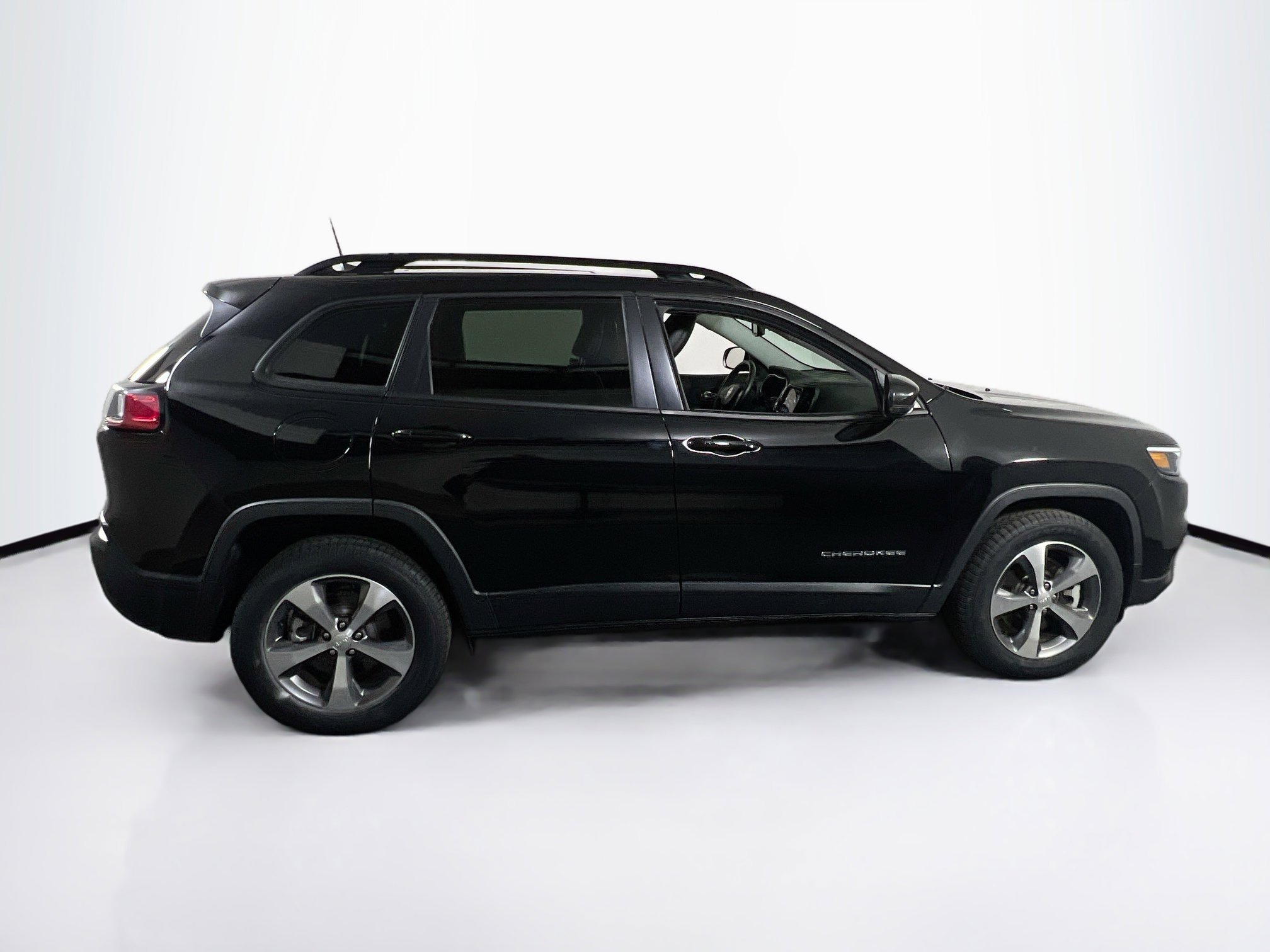 Used 2022 Jeep Cherokee Limited image 4