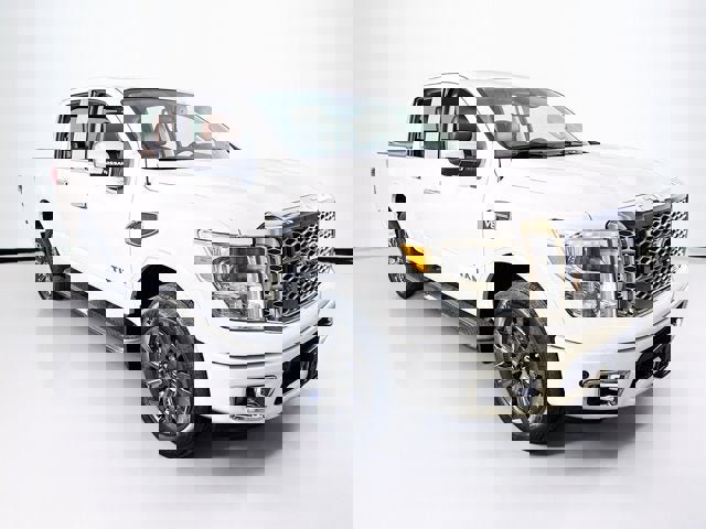 Used 2017 Nissan Titan Platinum Reserve image 3