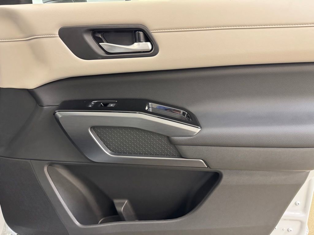 New 2026 Nissan Pathfinder SL image 27